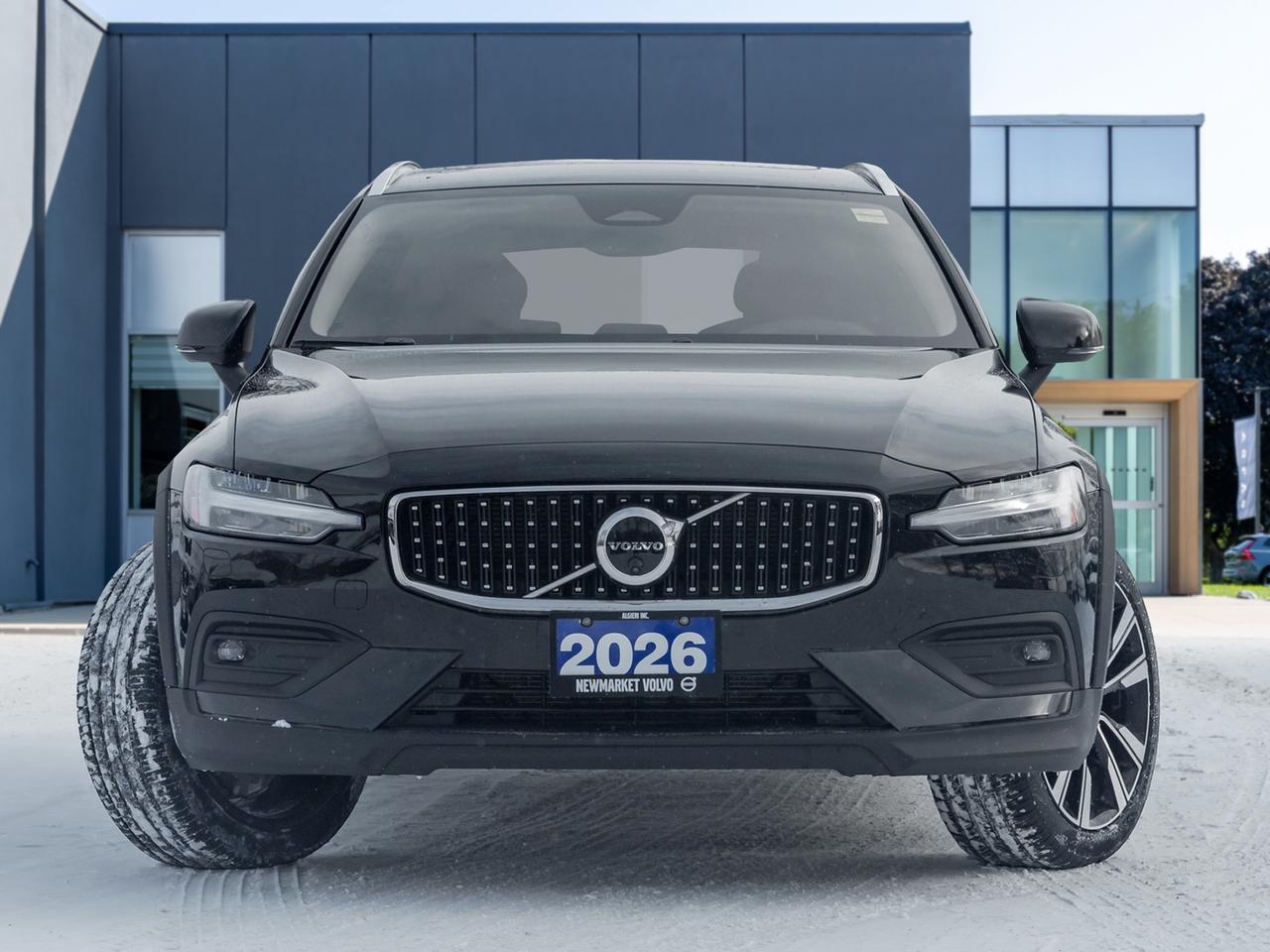 2026 Volvo V60 Cross Country B5 AWD Ultra  NEARLY NEW  VOLVO CPO Photo