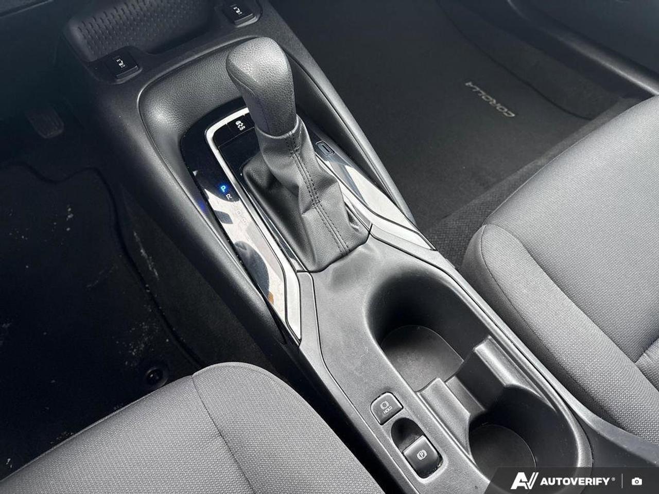 2024 Toyota Corolla LE   CLEAN CARFAX   CARPLAY   BLIND SPOT MONITOR Photo