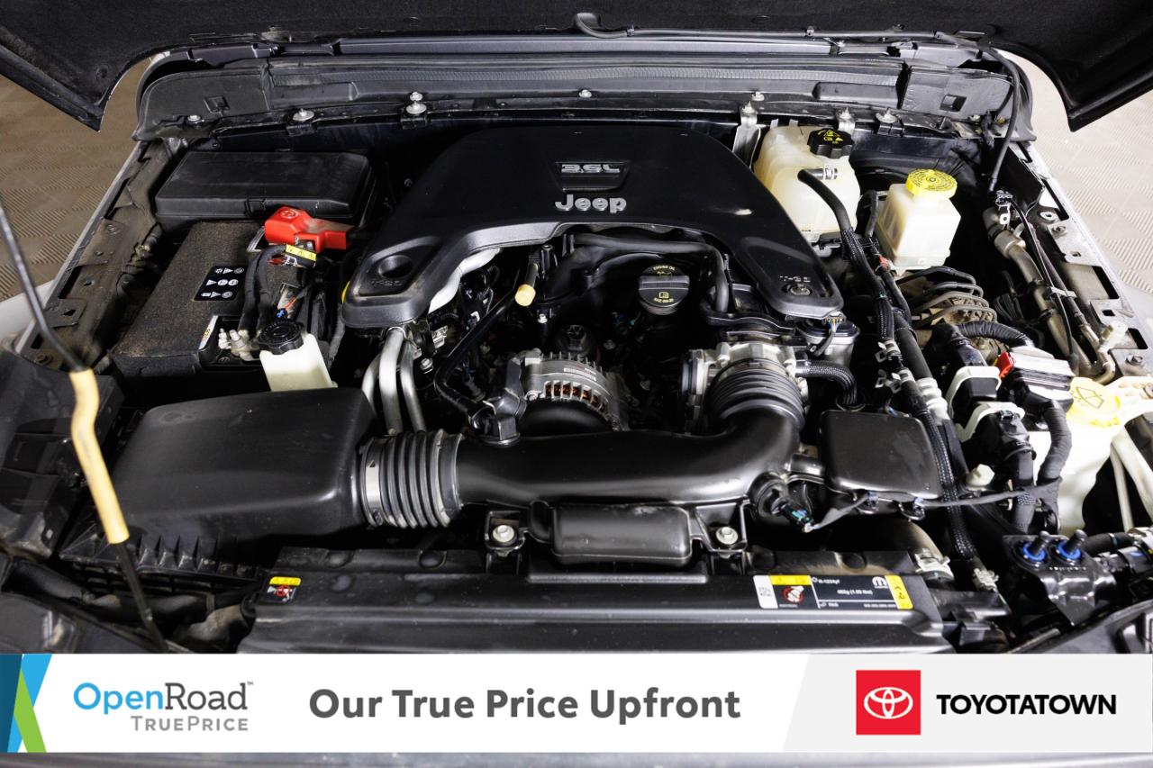 2021 Jeep Gladiator OVERLAND! ACCIDENT FREE! ELIGIBLE FOR OPEN ROAD LE Photo