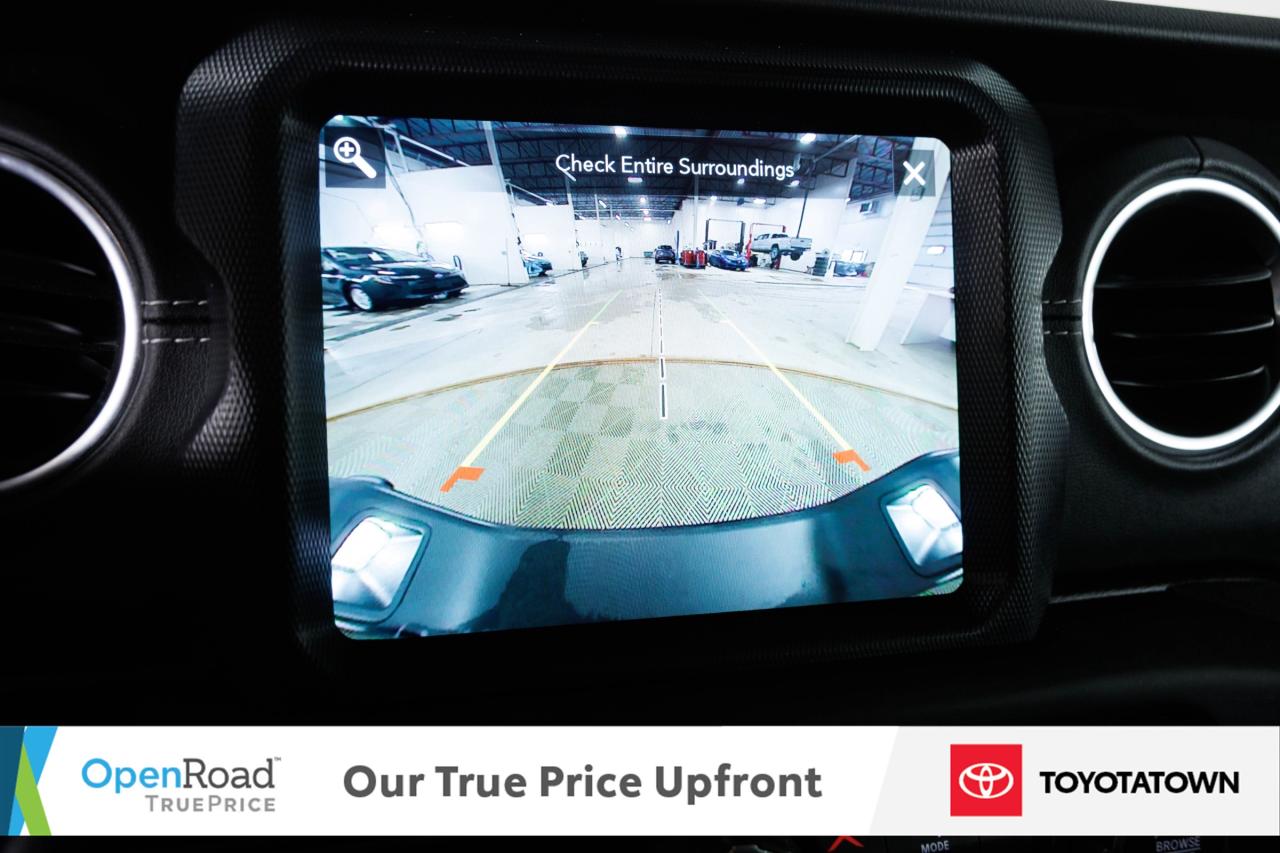 2021 Jeep Gladiator OVERLAND! ACCIDENT FREE! ELIGIBLE FOR OPEN ROAD LE Photo