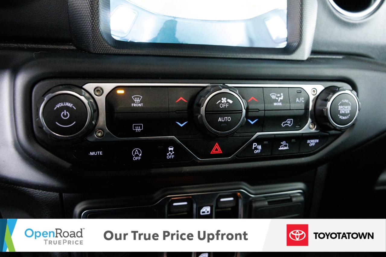 2021 Jeep Gladiator OVERLAND! ACCIDENT FREE! ELIGIBLE FOR OPEN ROAD LE Photo