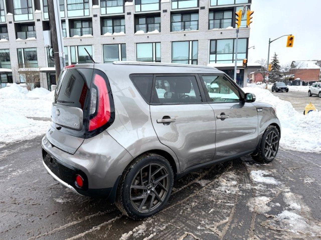 2018 Kia Soul EX Tech, LEATHER, NAVI, APPLE CARPLAY, PANO ROOF Photo