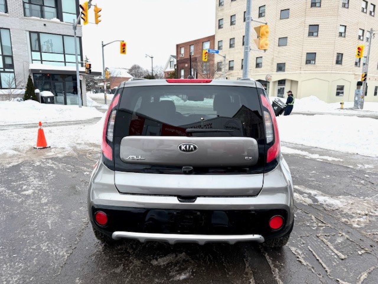 2018 Kia Soul EX Tech, LEATHER, NAVI, APPLE CARPLAY, PANO ROOF Photo
