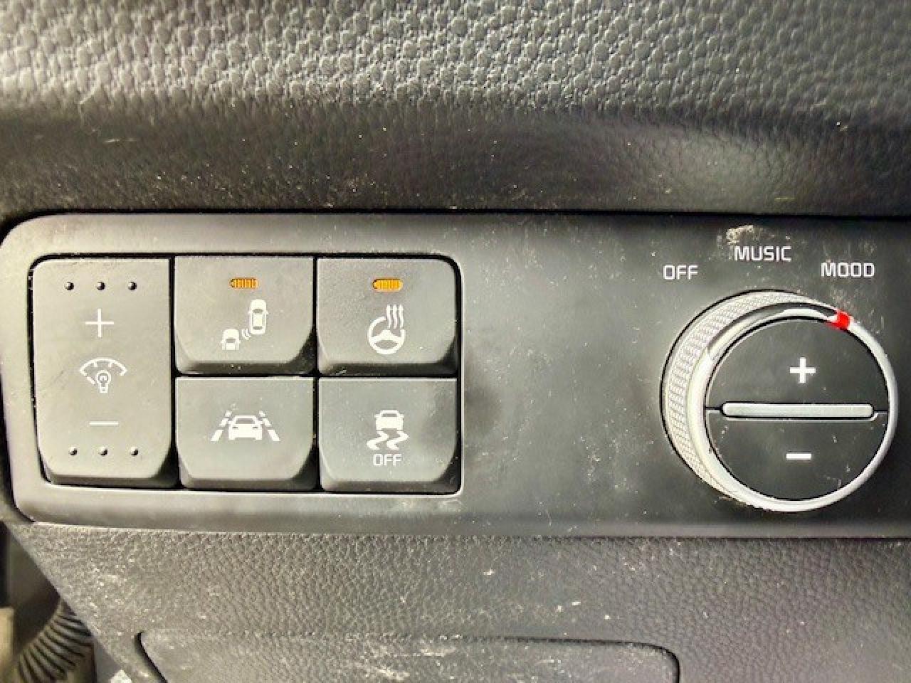 2018 Kia Soul EX Tech, LEATHER, NAVI, APPLE CARPLAY, PANO ROOF Photo