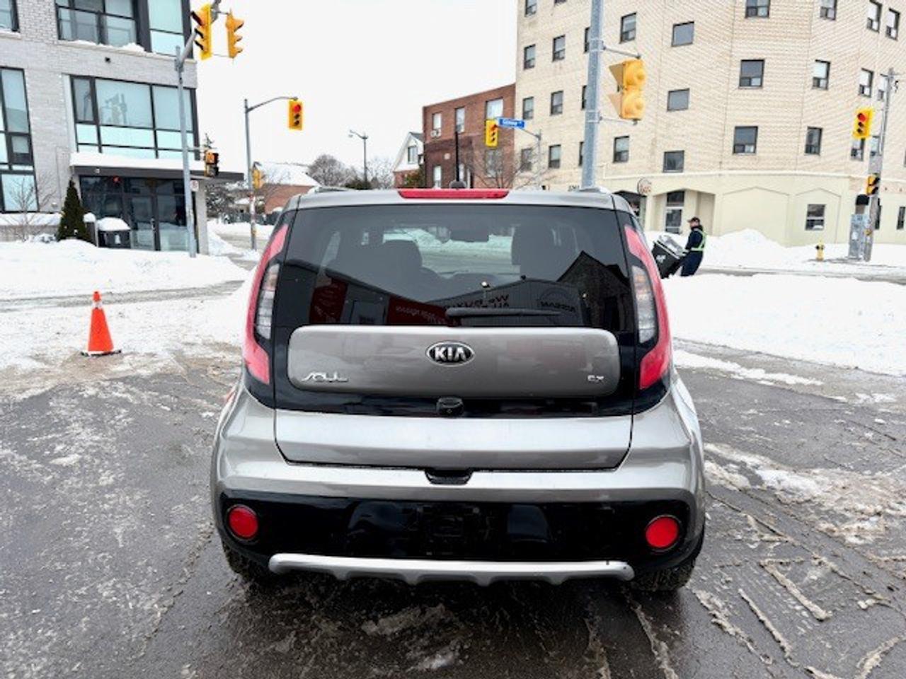 2018 Kia Soul EX Tech, LEATHER, NAVI, APPLE CARPLAY, PANO ROOF Photo