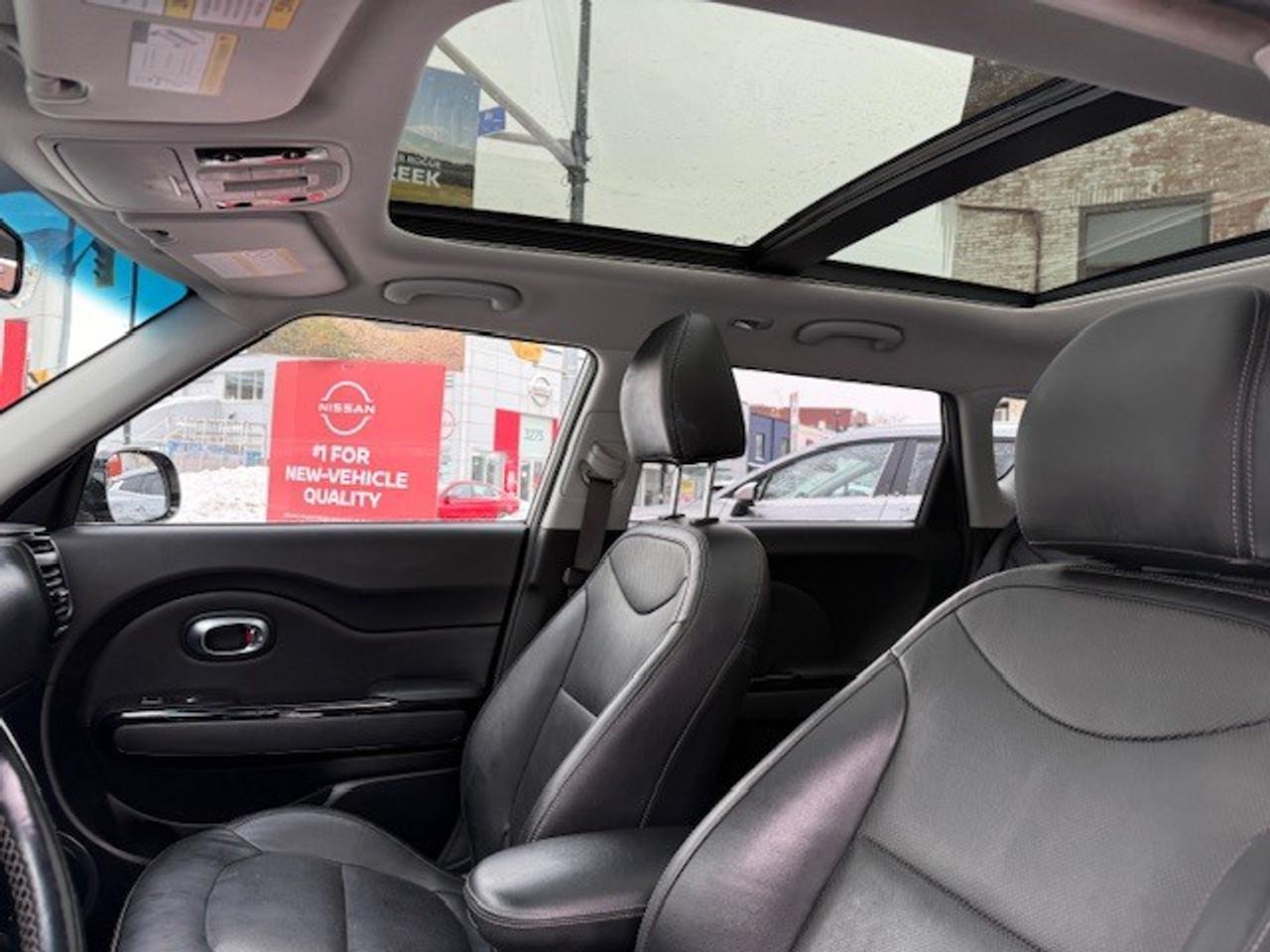 2018 Kia Soul EX Tech, LEATHER, NAVI, APPLE CARPLAY, PANO ROOF Photo