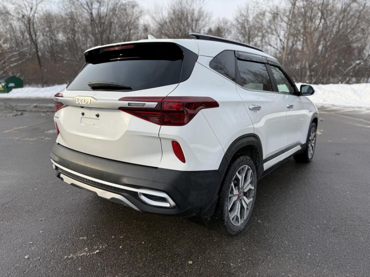 2022 Kia Seltos SX Turbo Photo3