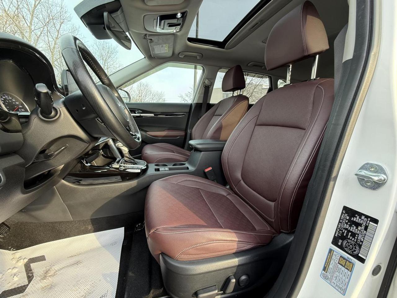 2022 Kia Seltos SX Turbo AWD w/Burgundy Interior Photo