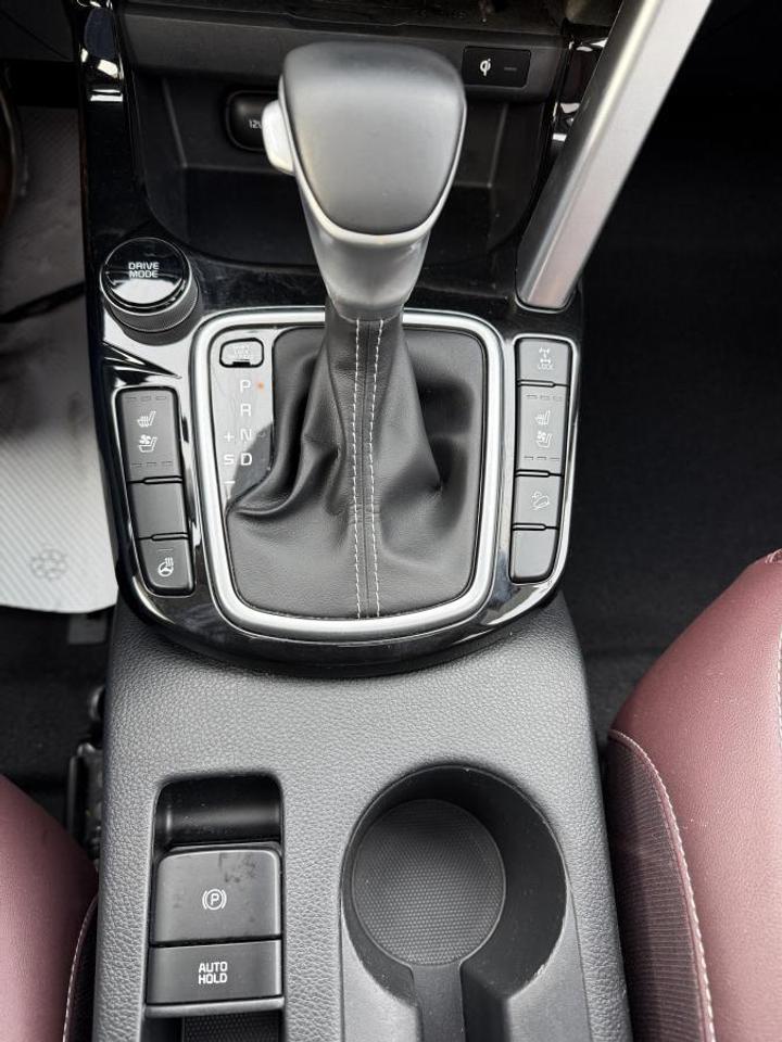 2022 Kia Seltos SX Turbo AWD w/Burgundy Interior Photo