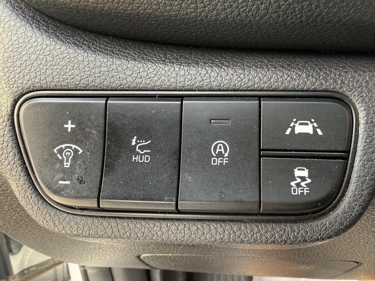 2022 Kia Seltos SX Turbo AWD w/Burgundy Interior Photo