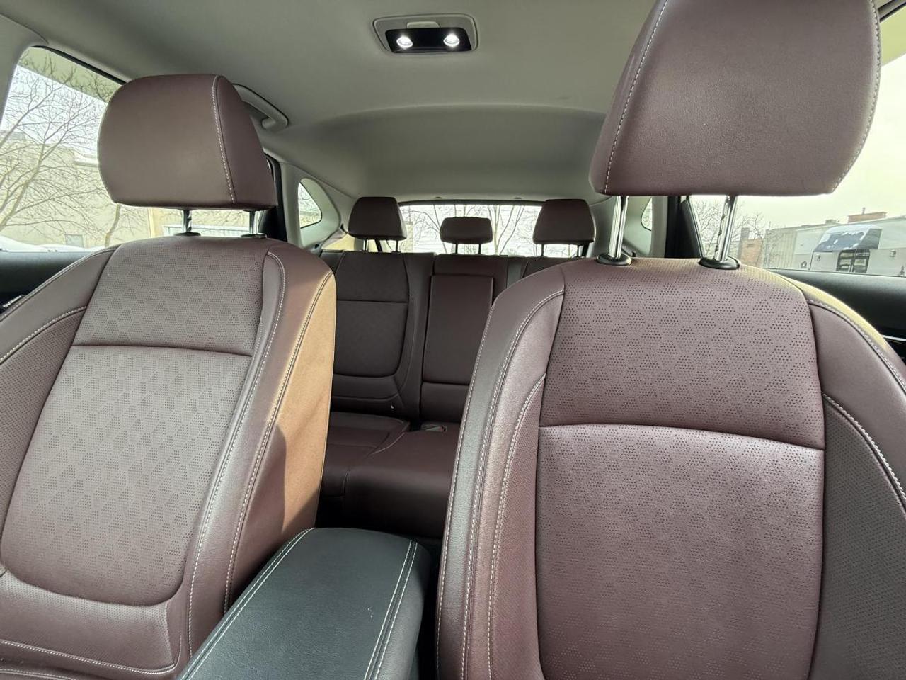 2022 Kia Seltos SX Turbo AWD w/Burgundy Interior Photo