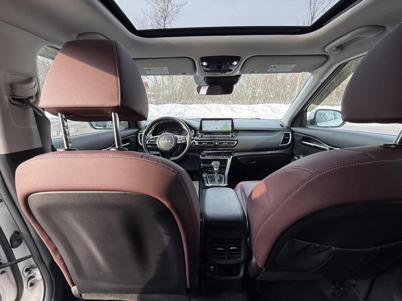 2022 Kia Seltos SX Turbo AWD w/Burgundy Interior Photo