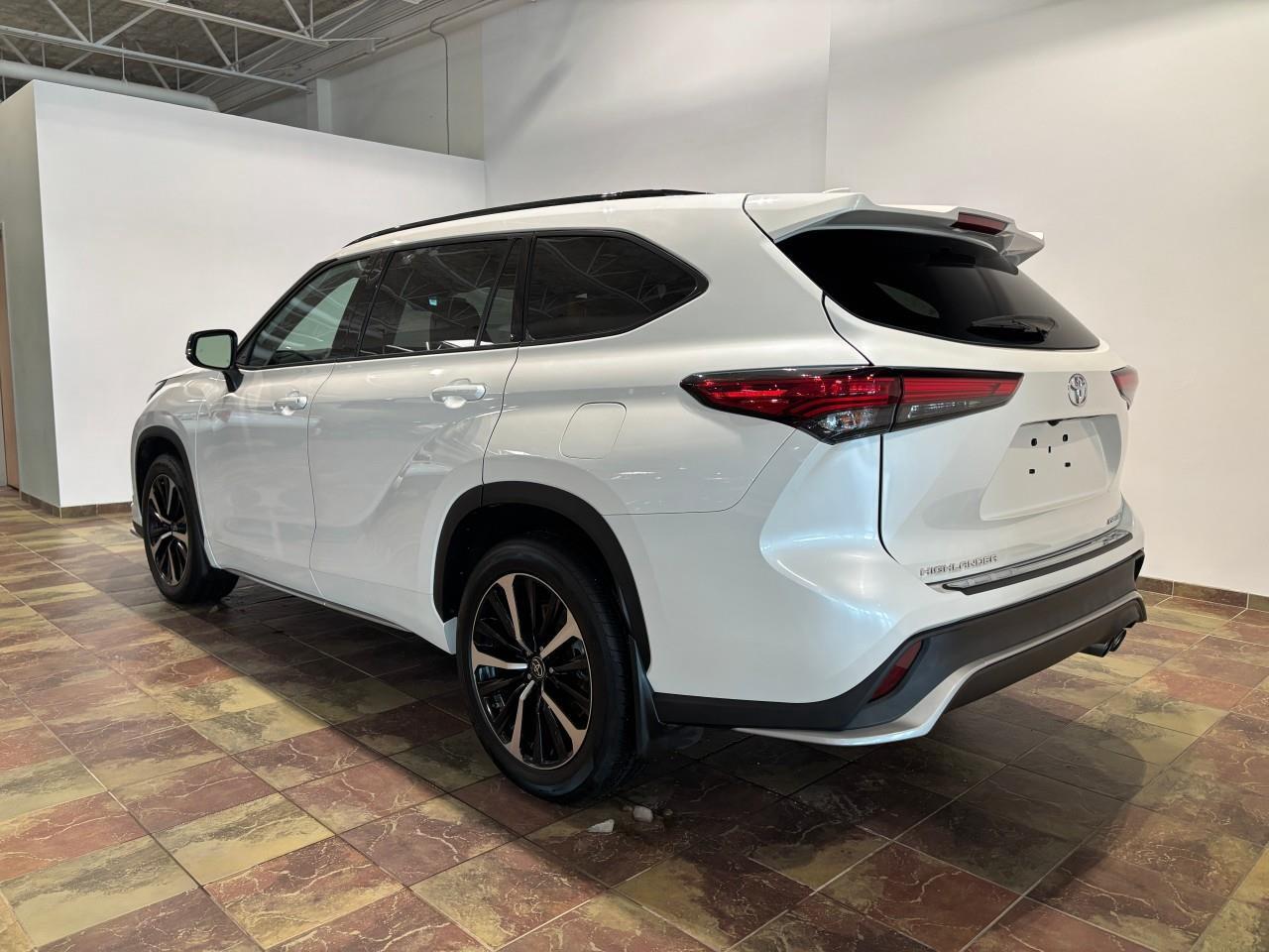 2021 Toyota Highlander XSE Photo