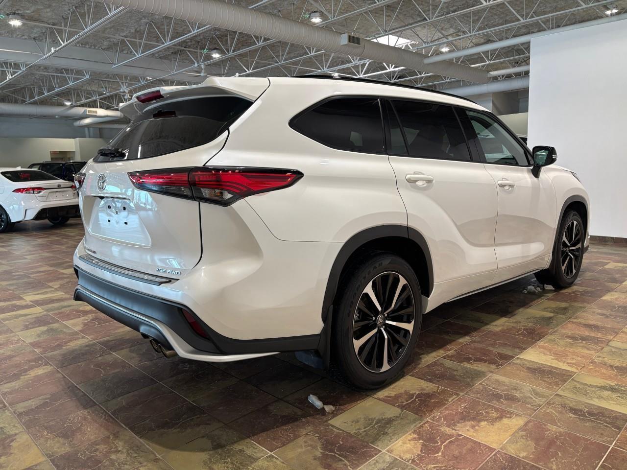 2021 Toyota Highlander XSE Photo
