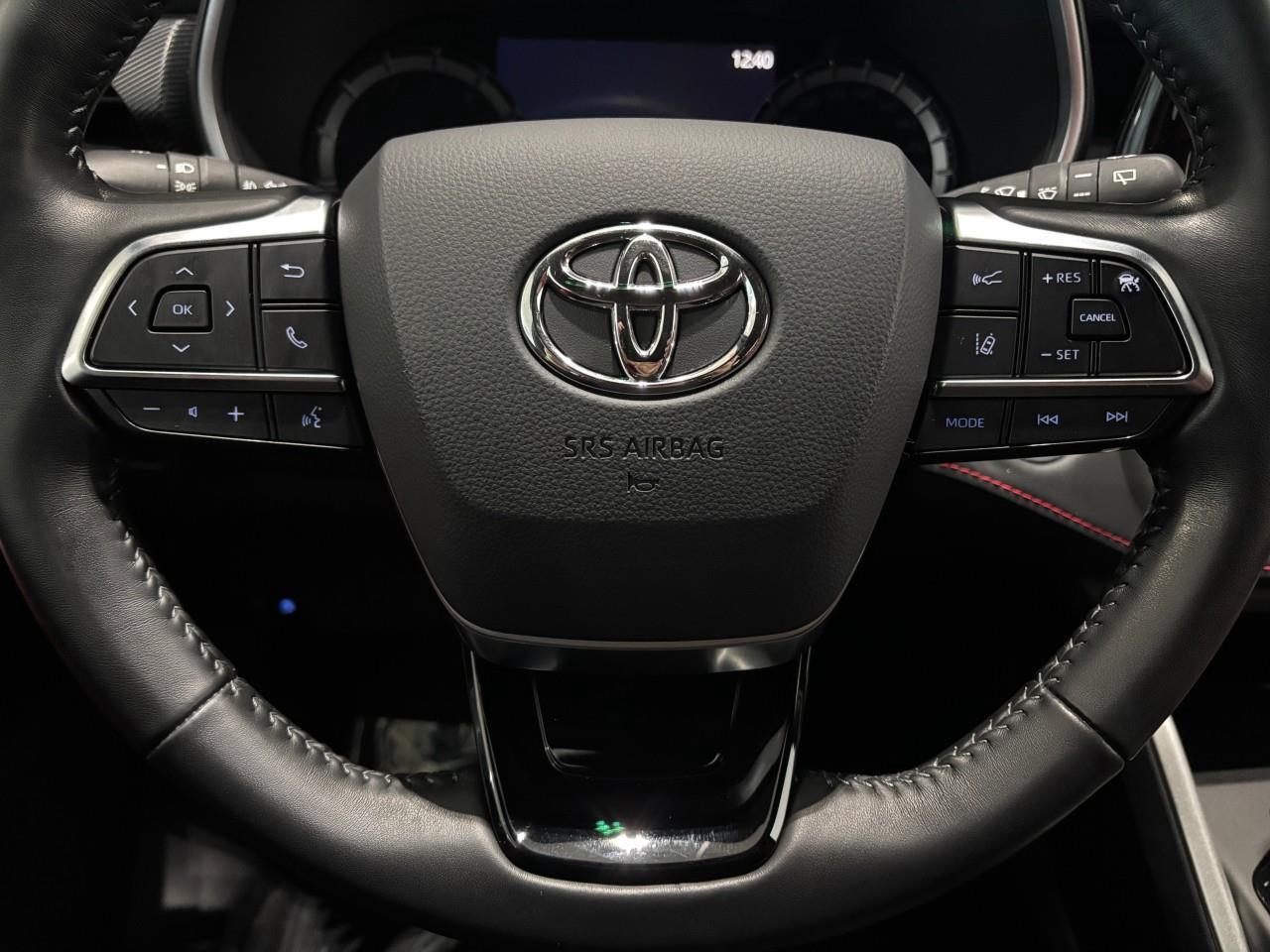 2021 Toyota Highlander XSE Photo