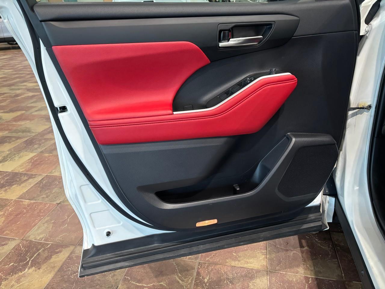 2021 Toyota Highlander XSE Photo