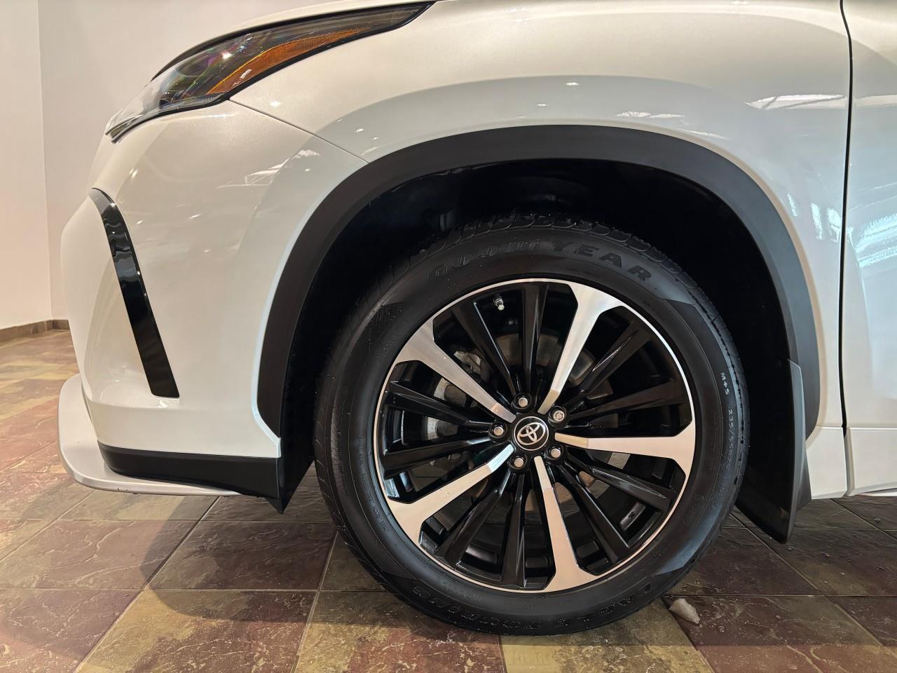 2021 Toyota Highlander XSE Photo