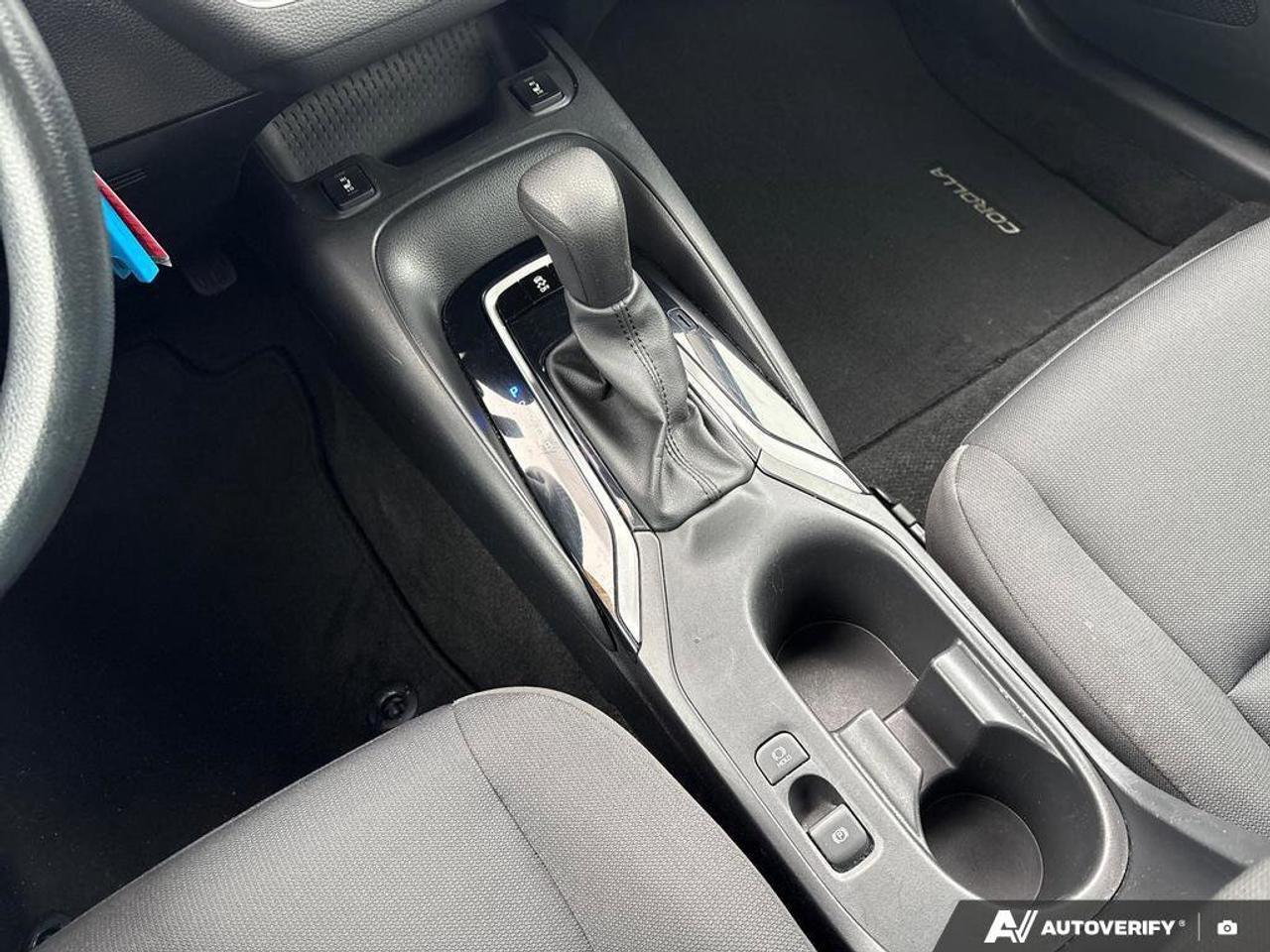 2024 Toyota Corolla LE   CLEAN CARFAX   CARPLAY   BLIND SPOT MONITOR Photo