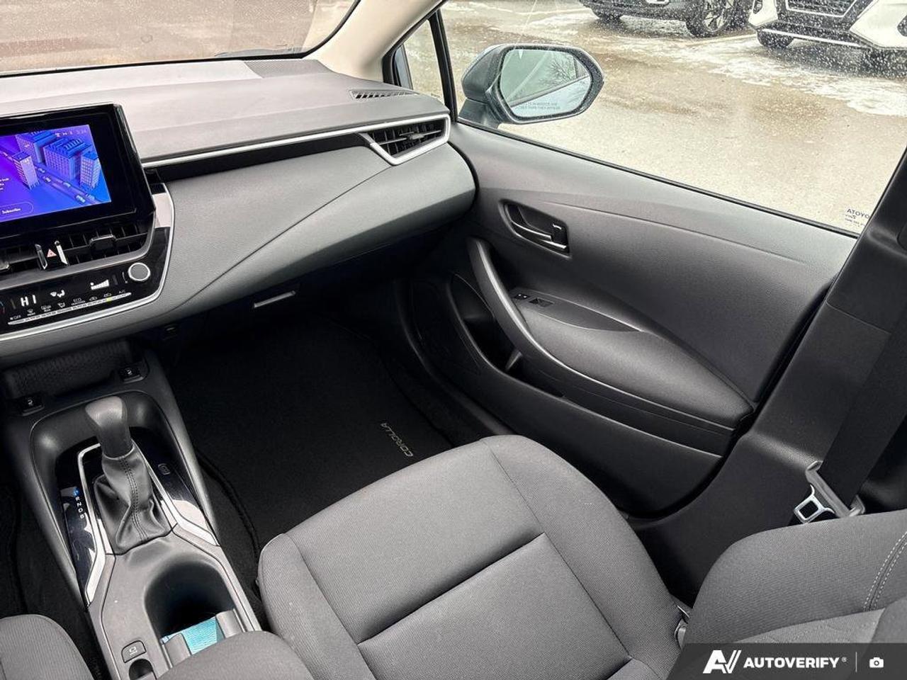 2024 Toyota Corolla LE   CLEAN CARFAX   CARPLAY   BLIND SPOT MONITOR Photo