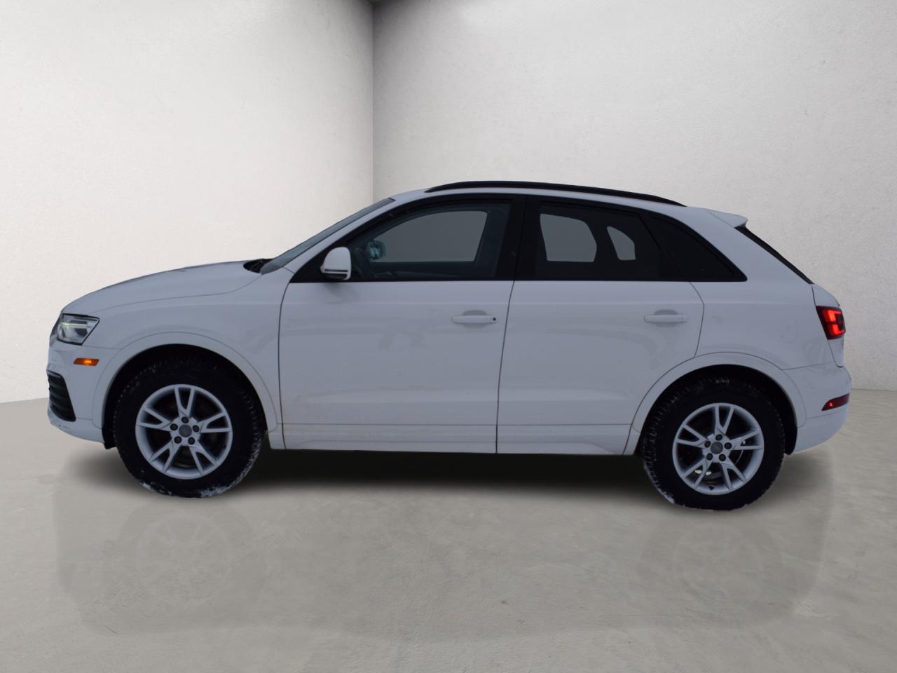 2018 Audi Q3 AWD Komfort Panoramic Sunroof Navi Photo4