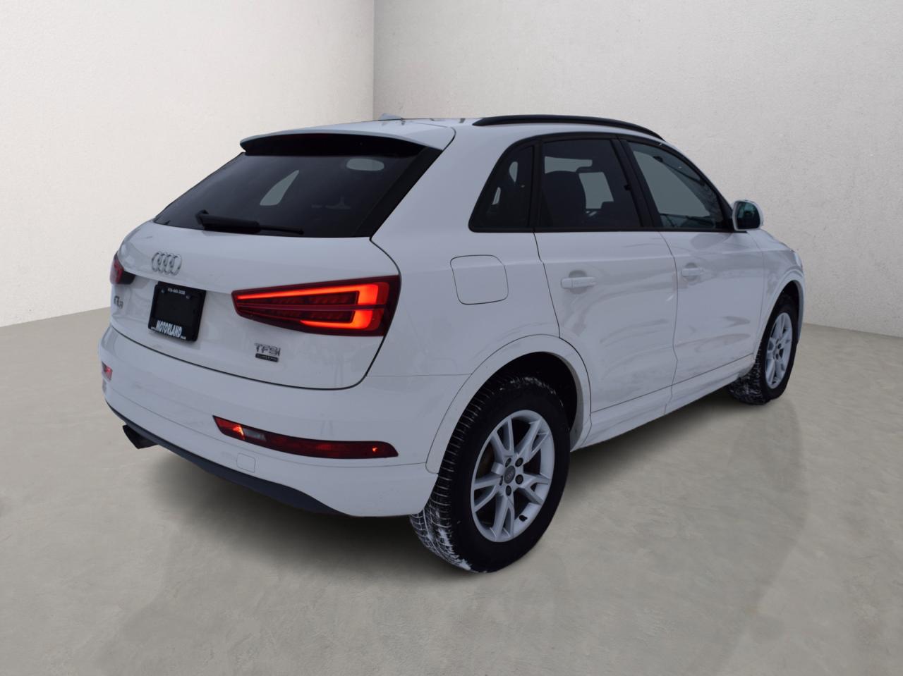 2018 Audi Q3 AWD Komfort Panoramic Sunroof Navi Photo