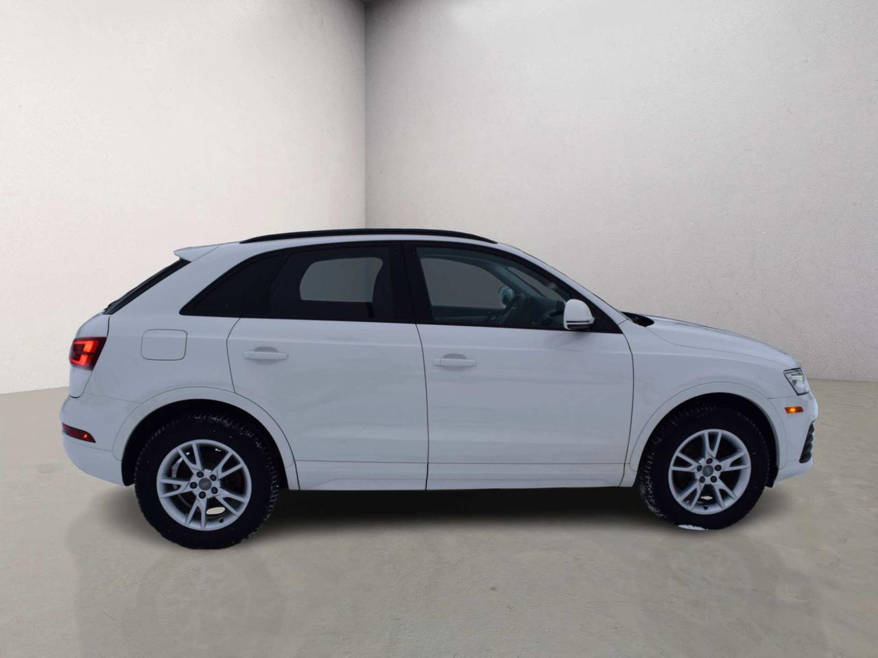 2018 Audi Q3 AWD Komfort Panoramic Sunroof Navi Photo