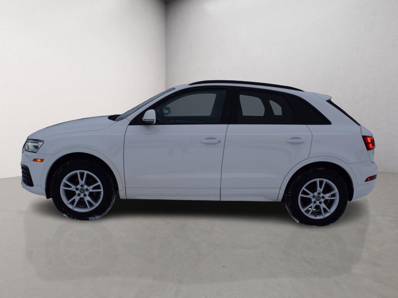 2018 Audi Q3 AWD Komfort Panoramic Sunroof Navi Photo