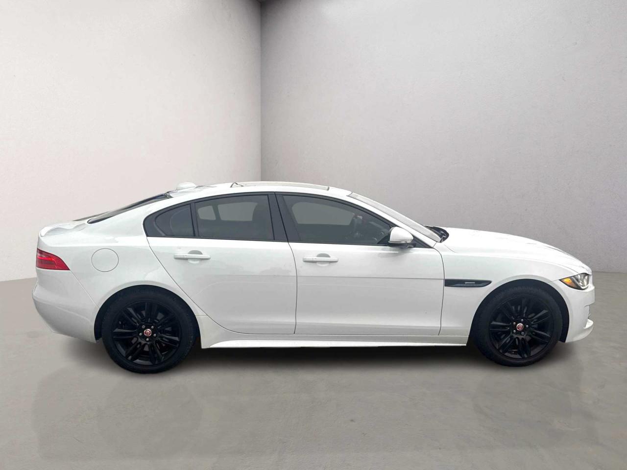 2017 Jaguar XE 20d R-Sport AWD Diesel Photo