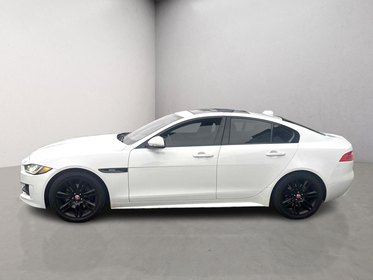 2017 Jaguar XE 20d R-Sport AWD Diesel Photo3