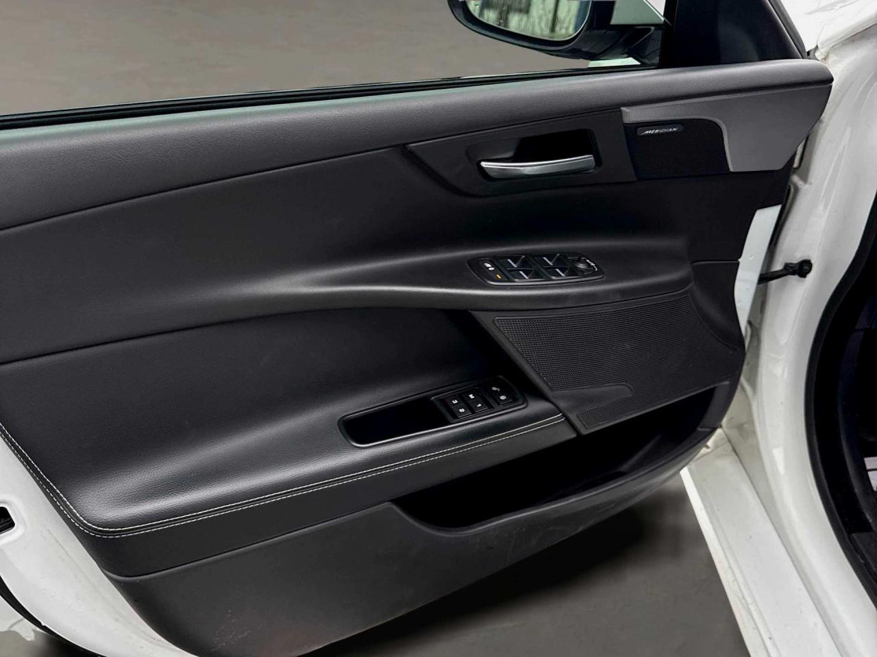 2017 Jaguar XE 20d R-Sport AWD Diesel Photo