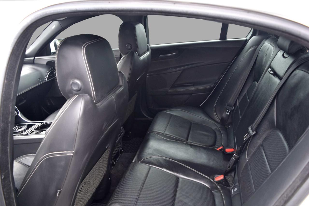 2017 Jaguar XE 20d R-Sport AWD Diesel Photo