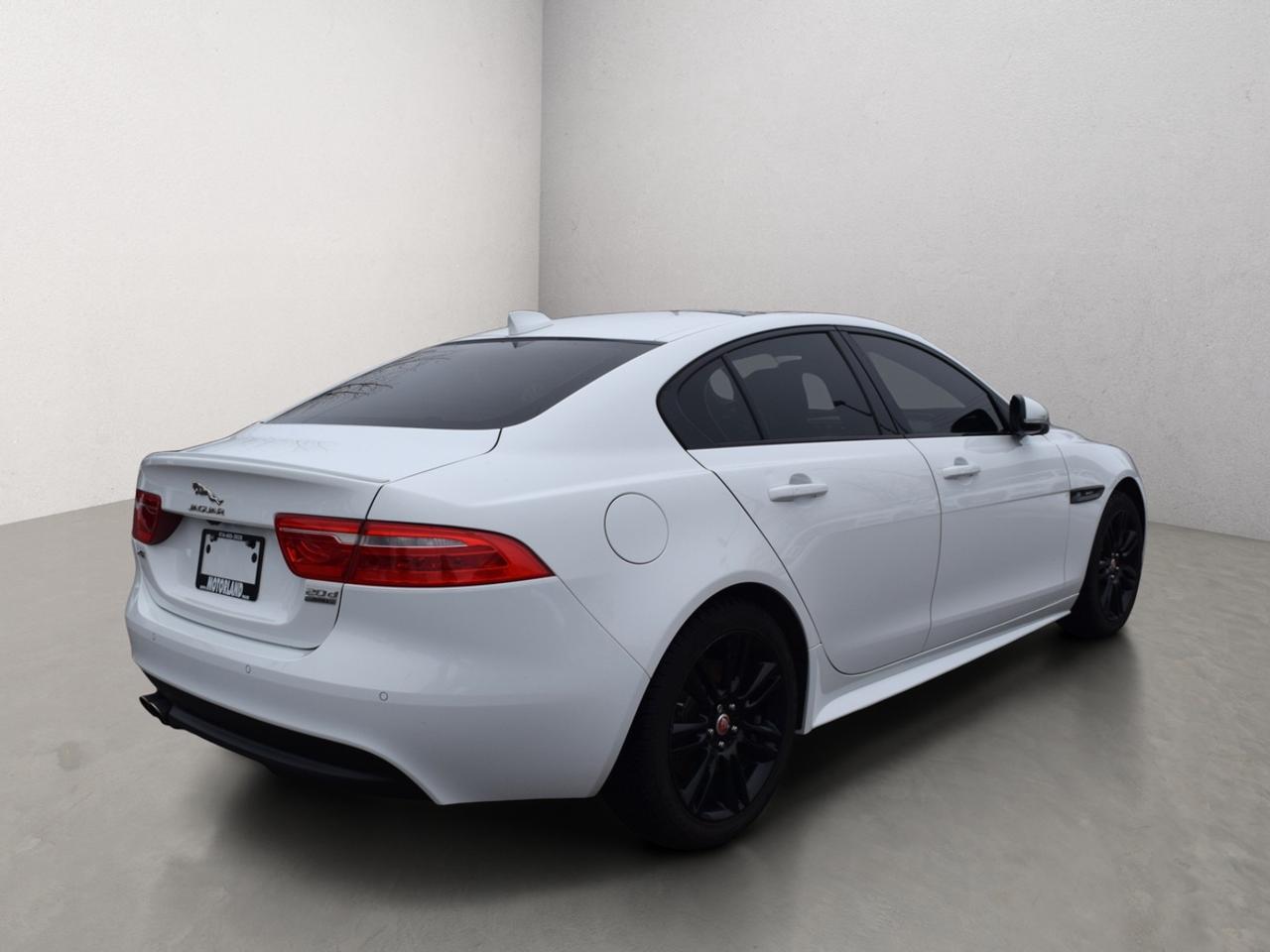 2017 Jaguar XE 20d R-Sport AWD Diesel Photo4