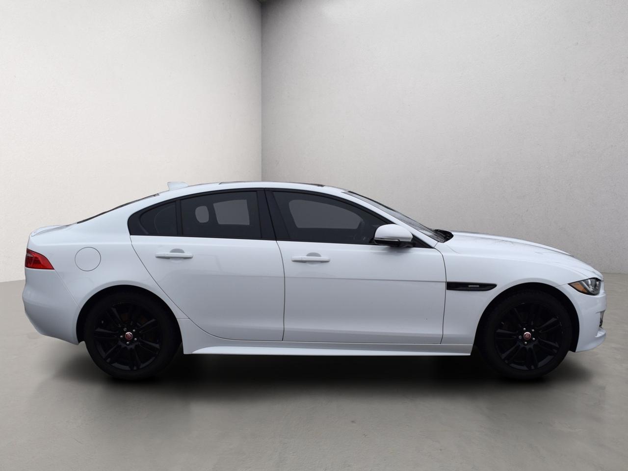 2017 Jaguar XE 20d R-Sport AWD Diesel Photo
