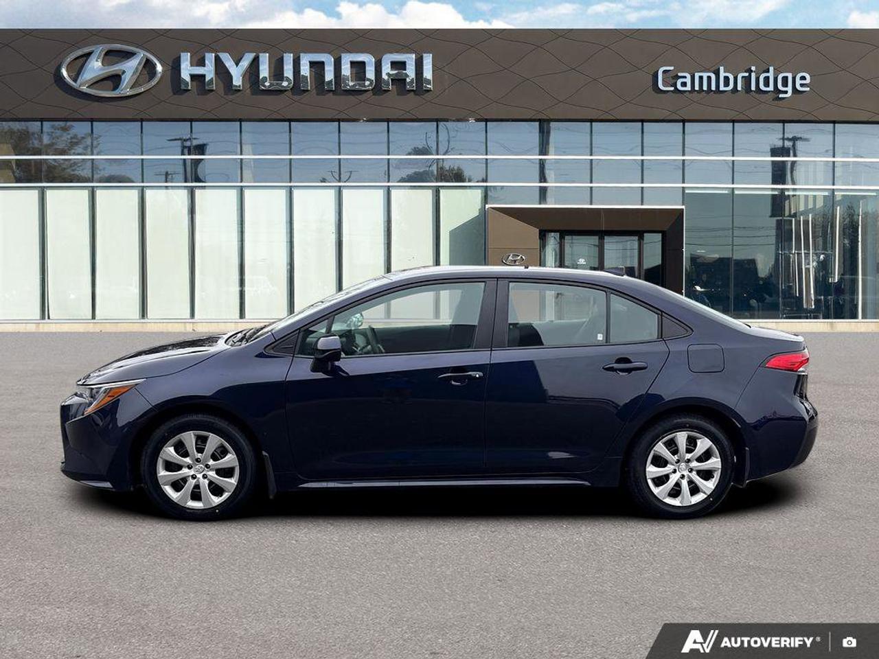 2024 Toyota Corolla LE   CLEAN CARFAX   CARPLAY   BLIND SPOT MONITOR Photo3