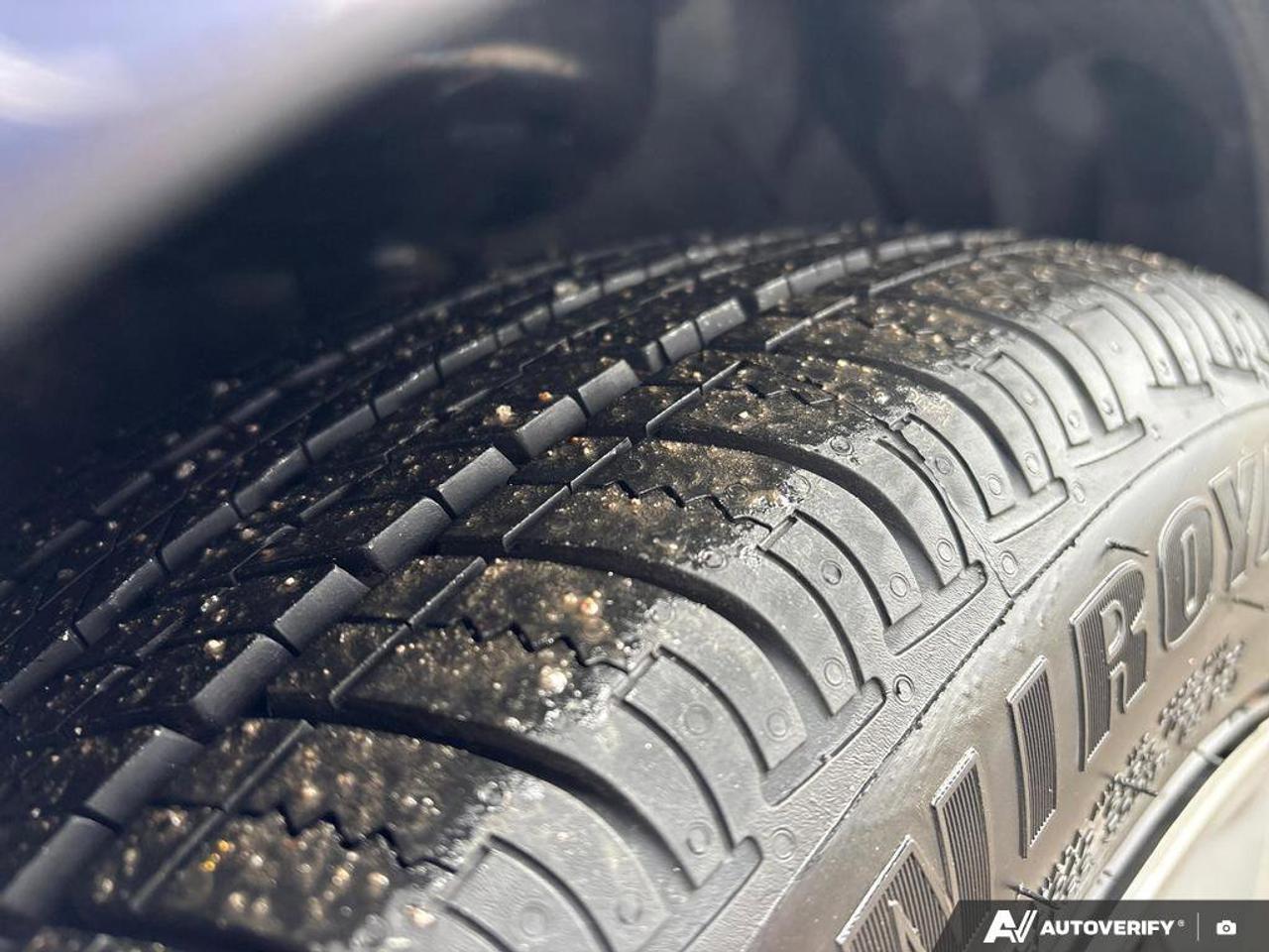 2024 Toyota Corolla LE   CLEAN CARFAX   CARPLAY   BLIND SPOT MONITOR Photo