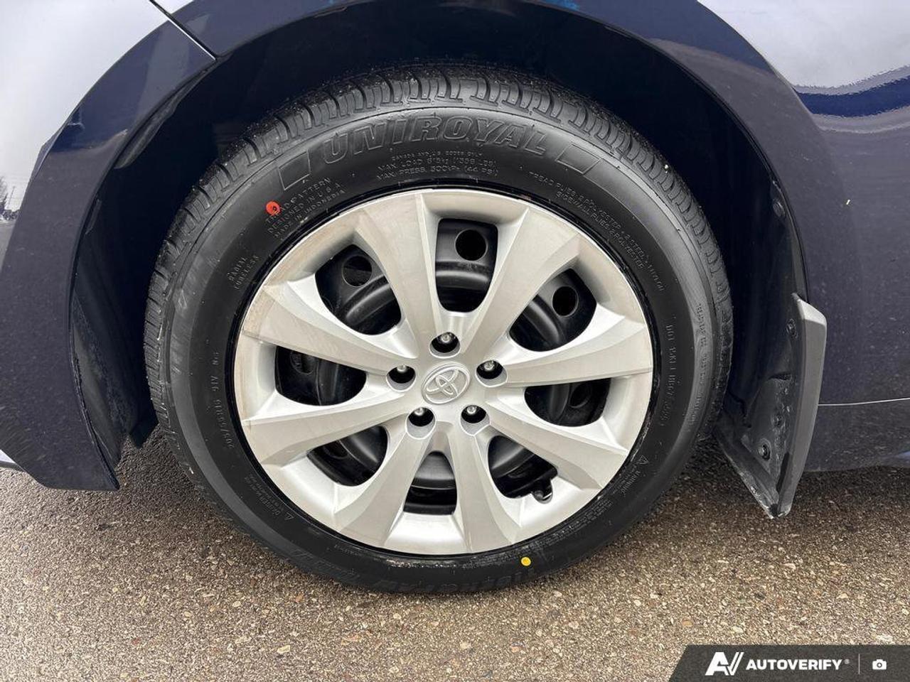 2024 Toyota Corolla LE   CLEAN CARFAX   CARPLAY   BLIND SPOT MONITOR Photo