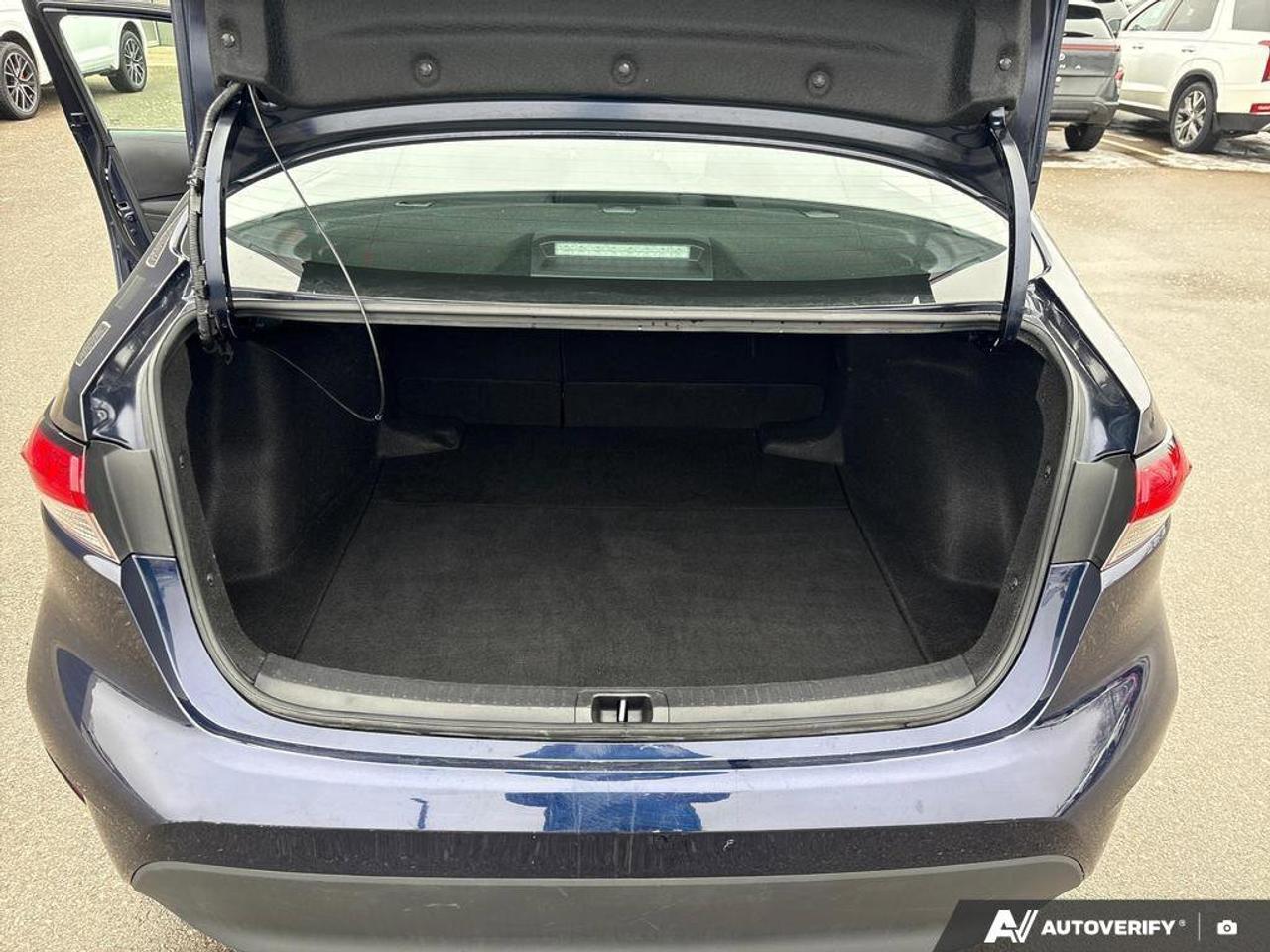 2024 Toyota Corolla LE   CLEAN CARFAX   CARPLAY   BLIND SPOT MONITOR Photo