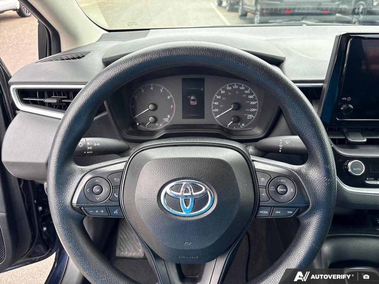 2024 Toyota Corolla LE   CLEAN CARFAX   CARPLAY   BLIND SPOT MONITOR Photo