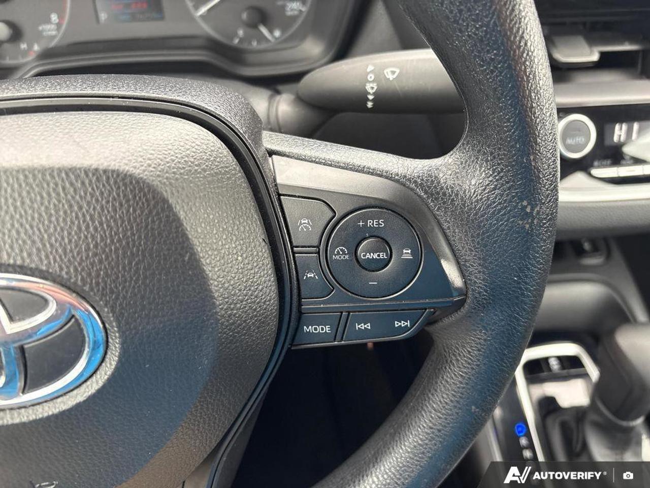 2024 Toyota Corolla LE   CLEAN CARFAX   CARPLAY   BLIND SPOT MONITOR Photo