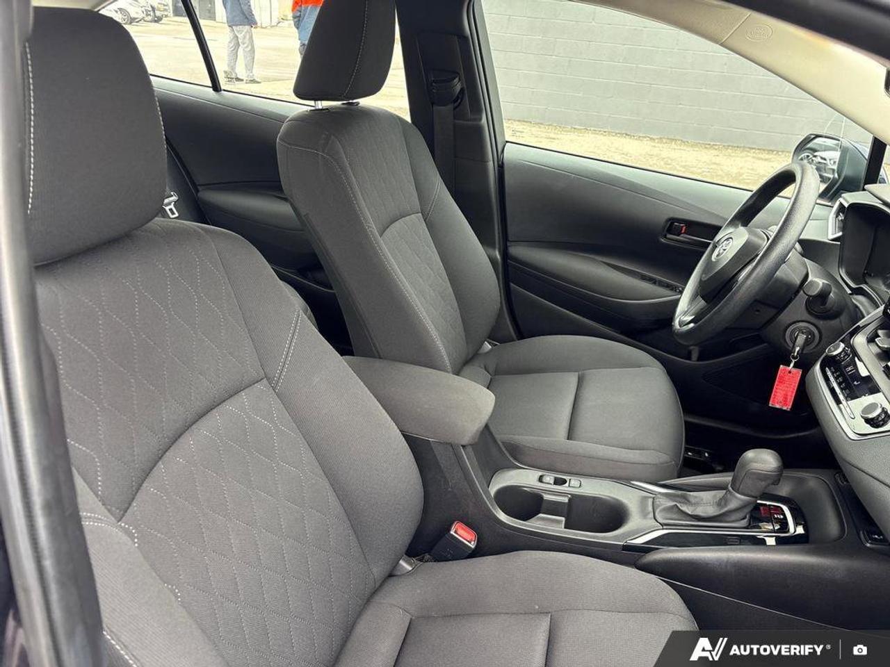 2024 Toyota Corolla LE   CLEAN CARFAX   CARPLAY   BLIND SPOT MONITOR Photo