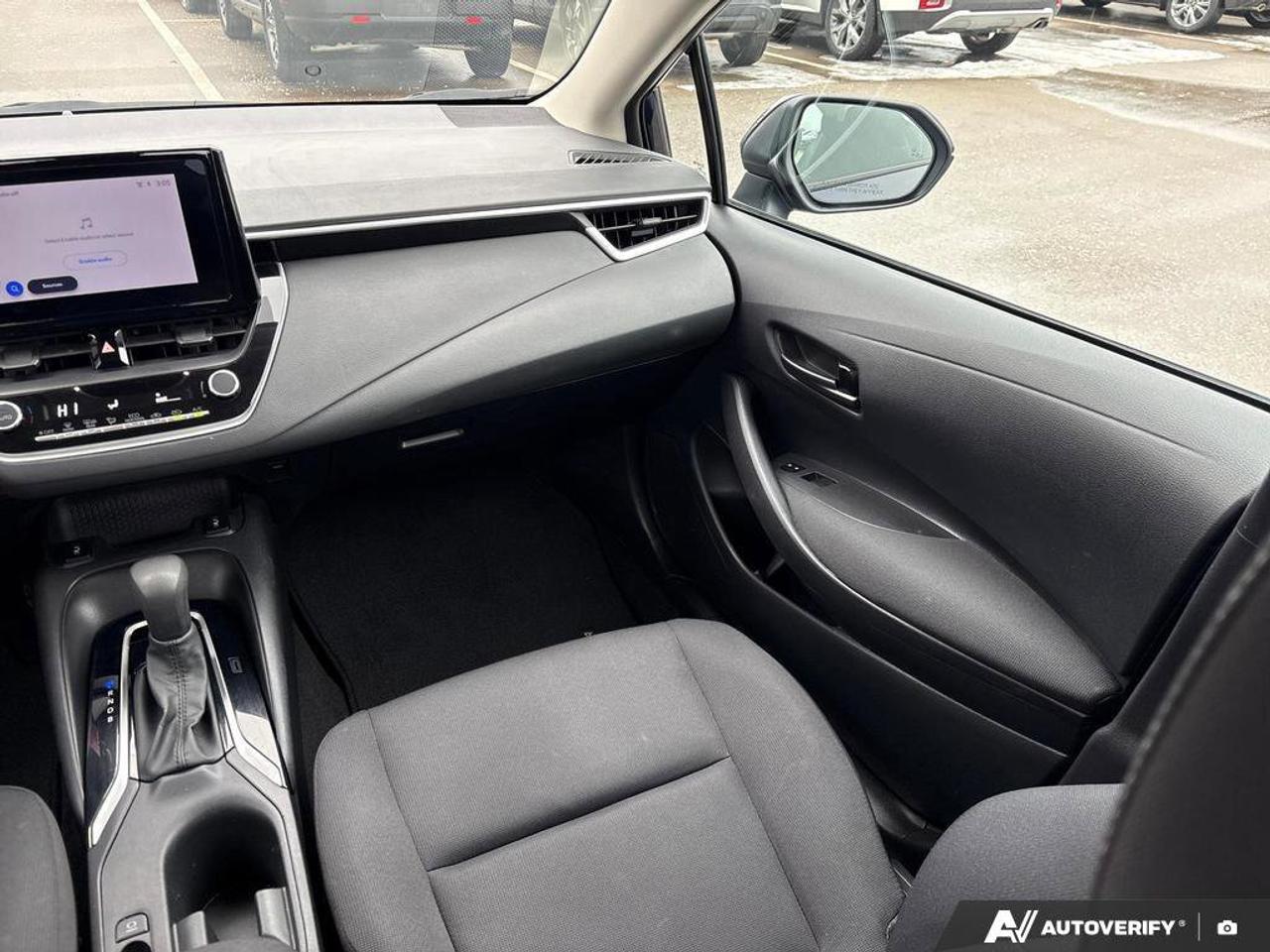 2024 Toyota Corolla LE   CLEAN CARFAX   CARPLAY   BLIND SPOT MONITOR Photo