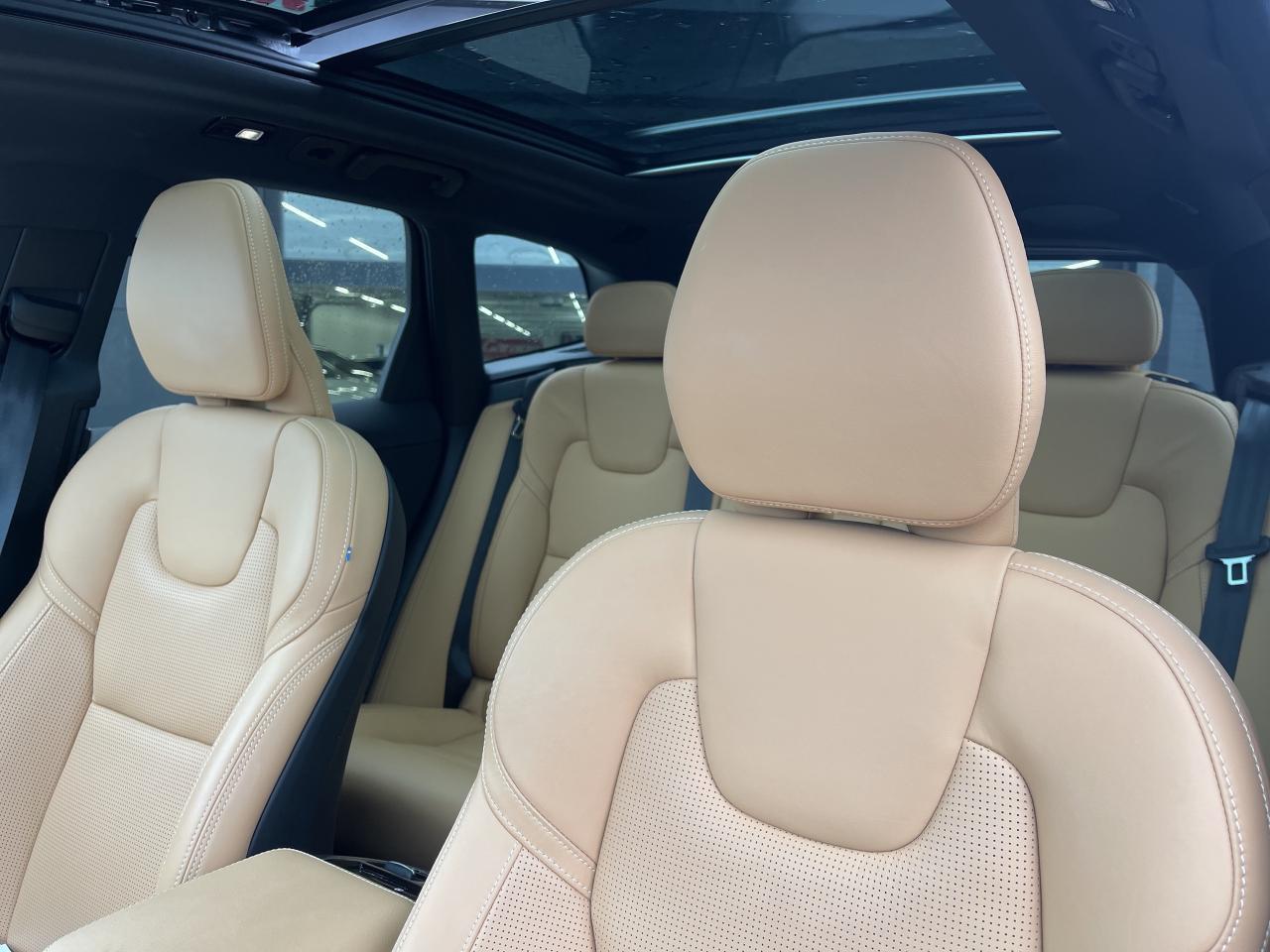 2023 Volvo XC60 B6 Ultimate Dark Theme   WOW KMS   Panoroof Photo