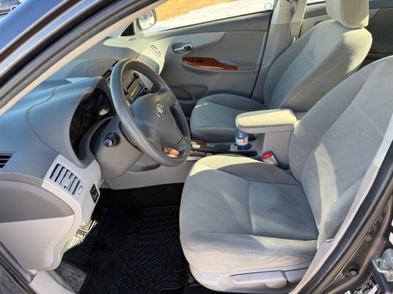 2009 Toyota Corolla LE/AUTOMATIC/4 CYL/PUSH BUTTON START Photo