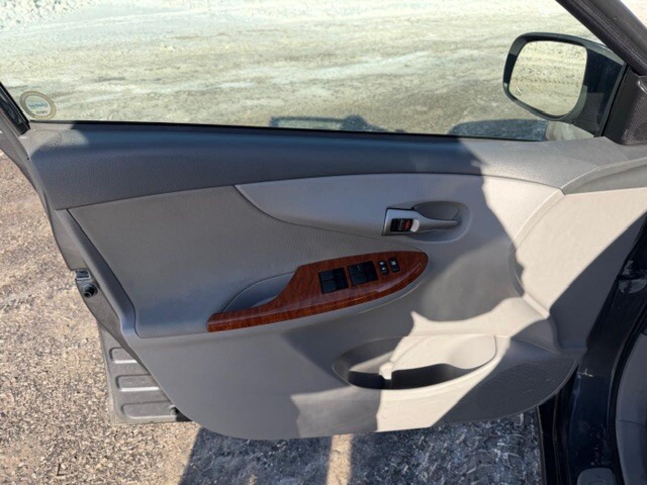 2009 Toyota Corolla LE/AUTOMATIC/4 CYL/PUSH BUTTON START Photo