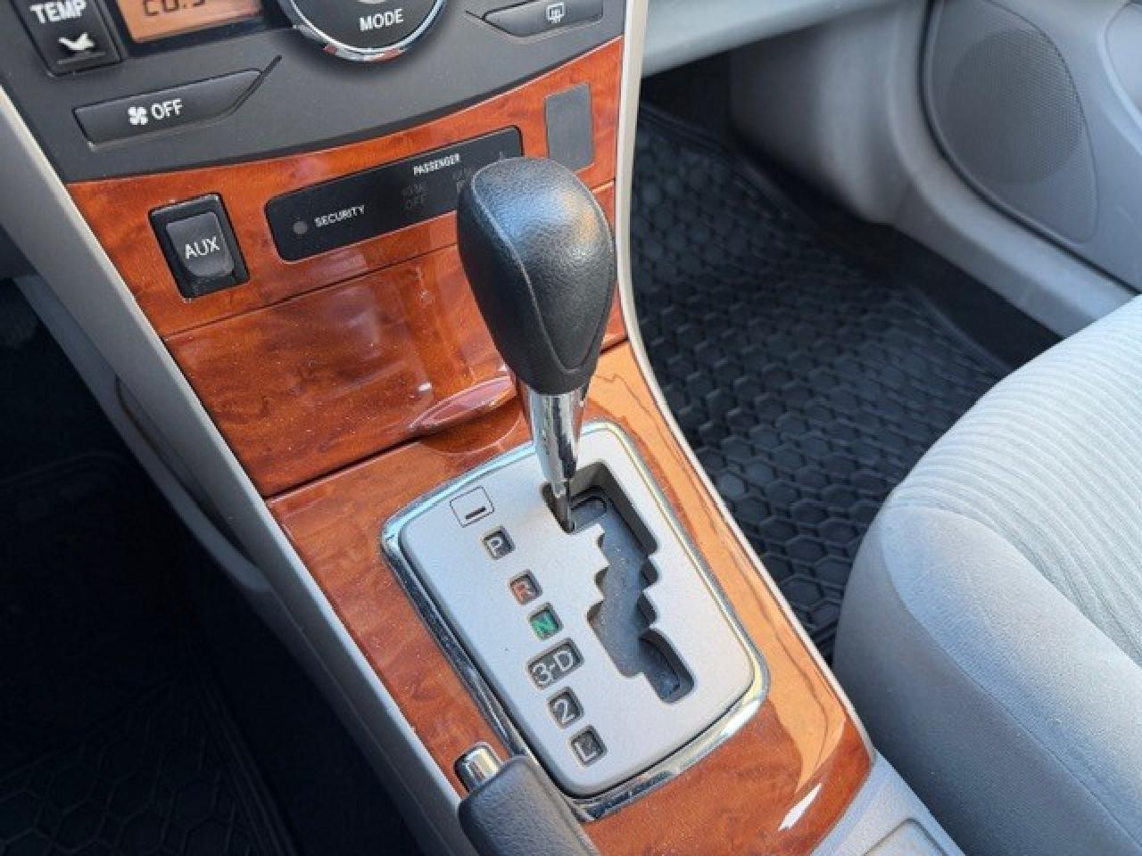 2009 Toyota Corolla LE/AUTOMATIC/4 CYL/PUSH BUTTON START Photo