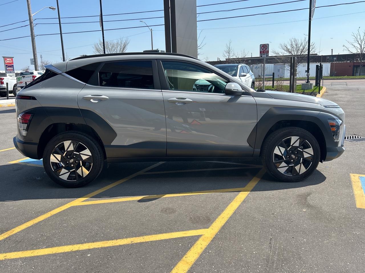 2025 Hyundai KONA Preferred AWD w-Trend   Starting from 4.69% OAC Photo4