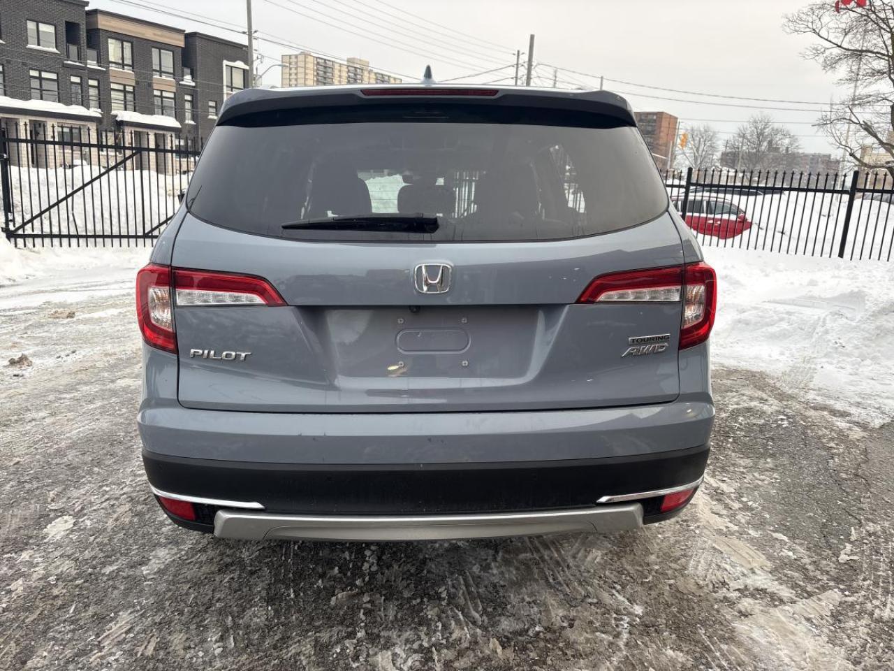 2022 Honda Pilot Touring 8-Passenger AWD Photo