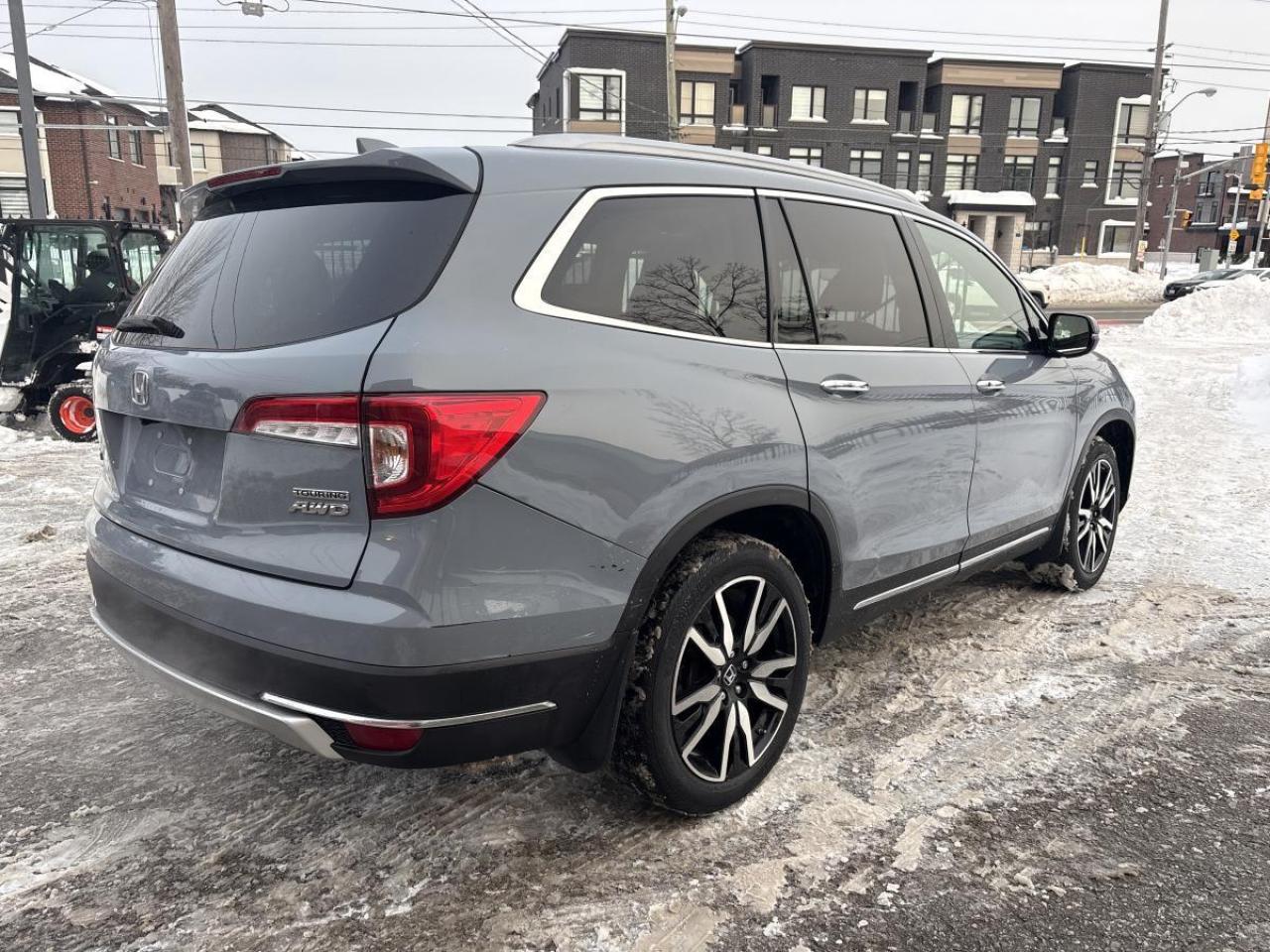 2022 Honda Pilot Touring 8-Passenger AWD Photo