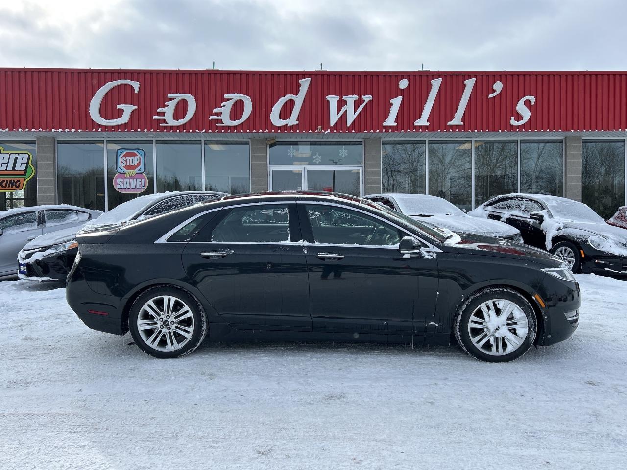2015 Lincoln MKZ ECOBOOST, FWD, HEATED/ COOLED LEATHER! Photo