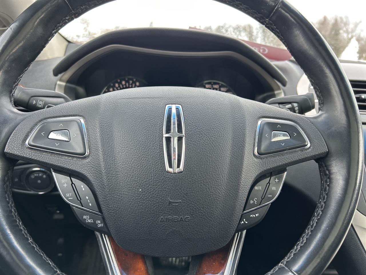 2015 Lincoln MKZ ECOBOOST, FWD, HEATED/ COOLED LEATHER! Photo